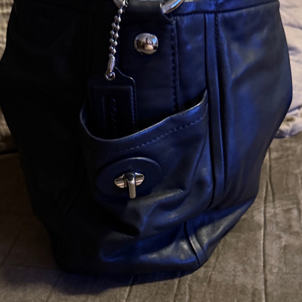 EC-Coach Chic Black Leather Hobo Bag - Picture 6 of 16